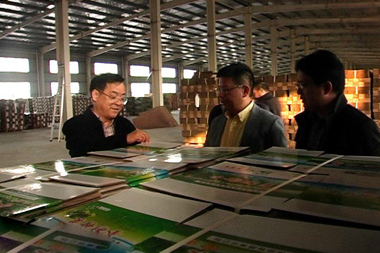 董事長(cháng)何克明現場(chǎng)考察西洞庭區企業(yè)