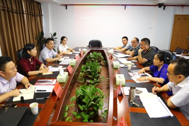 湖南股交所總經(jīng)理易衛紅一行到訪(fǎng)財鑫集團