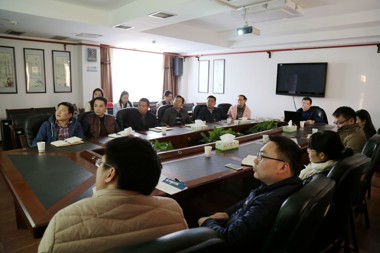 信用協(xié)會(huì )與風(fēng)險管理部、資產(chǎn)管理部聯(lián)合開(kāi)展風(fēng)險防控集中學(xué)習