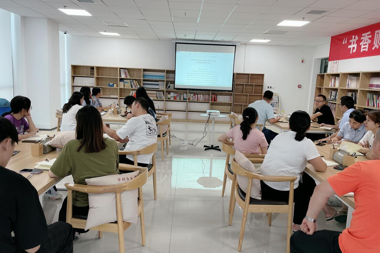 財科擔保召開(kāi)信補貸業(yè)務(wù)培訓暨企業(yè)管理交流座談會(huì )