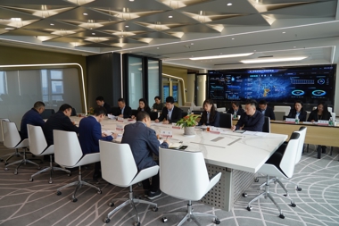 市委領(lǐng)導羅先東一行前往金融超市調研