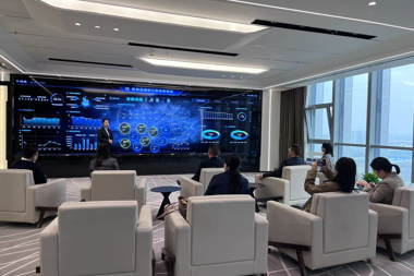 加強銀企合作，攜手互利共贏(yíng)--郵儲銀行到財鑫金控集團考察座談