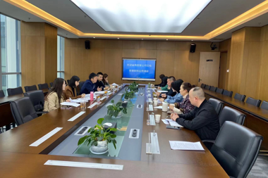 省再擔保公司領(lǐng)導一行來(lái)財鑫金控集團調研交流