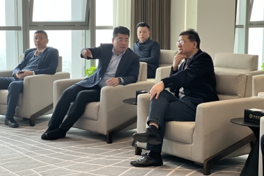 省財政廳黨組副書(shū)記、副廳長(cháng)莊大力等領(lǐng)導一行調研常德金融超市