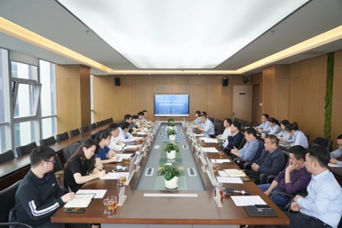 株洲市人民政府辦公室領(lǐng)導一行蒞臨湖南財鑫集團考察交流