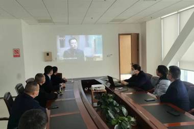 財鑫廣場(chǎng)公司組織觀(guān)看警示教育片