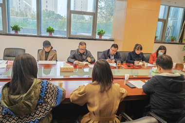 財鑫集團第三黨支部召開(kāi)2022年度組織生活會(huì )暨黨員大會(huì )