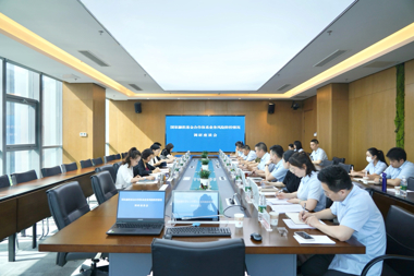 國家融資擔?；瘘h委委員、專(zhuān)職監事何瓊一行蒞臨財鑫集團考察調研